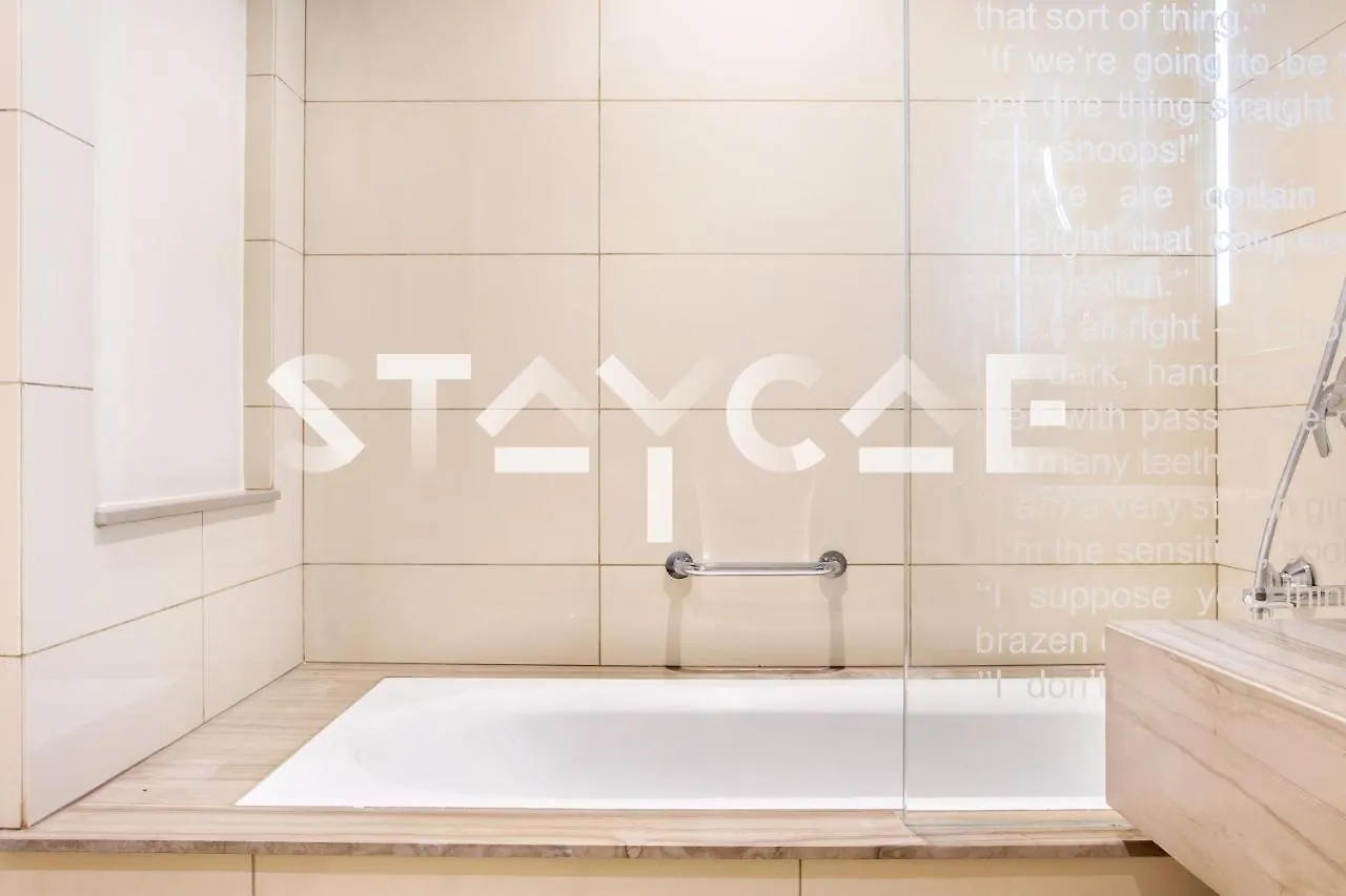 Apartment Staycae Paramount Towers Dubai